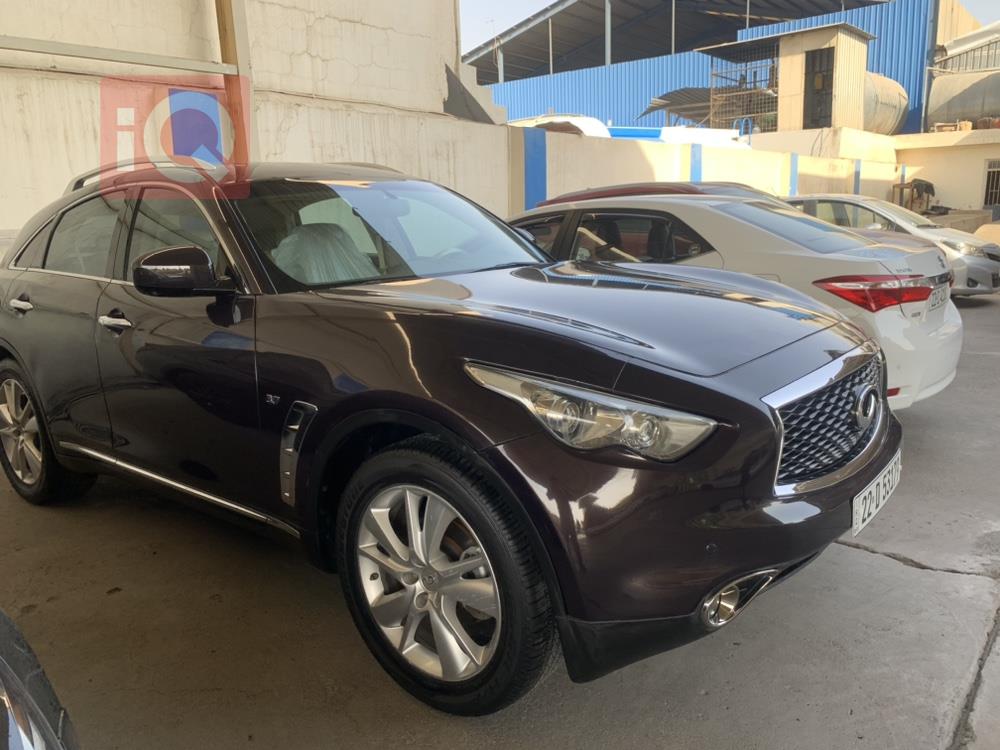 Infiniti QX70
